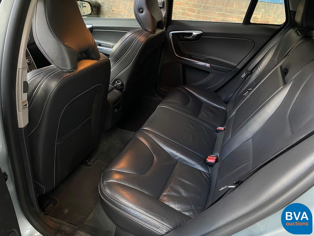 Volvo V60 2.4 D6 AWD Plug-In Hybrid Summum 2013 -Original NL-, 8-SKS-97.