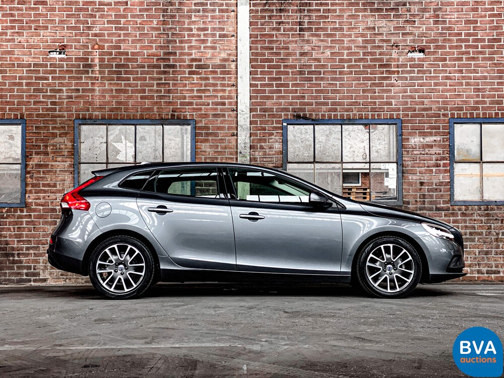 Volvo V40 2.0 D2 Nordic+ Facelift, PK-783-J.