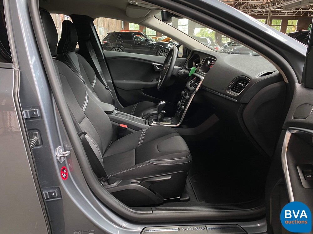 Volvo V40 2.0 D2 Nordic+ Facelift, PK-783-J.