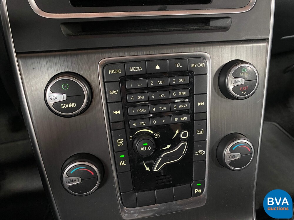 Volvo S60 2.0T Intro Edition 203pk 2010 -Origineel NL-, 02-NJ-L9