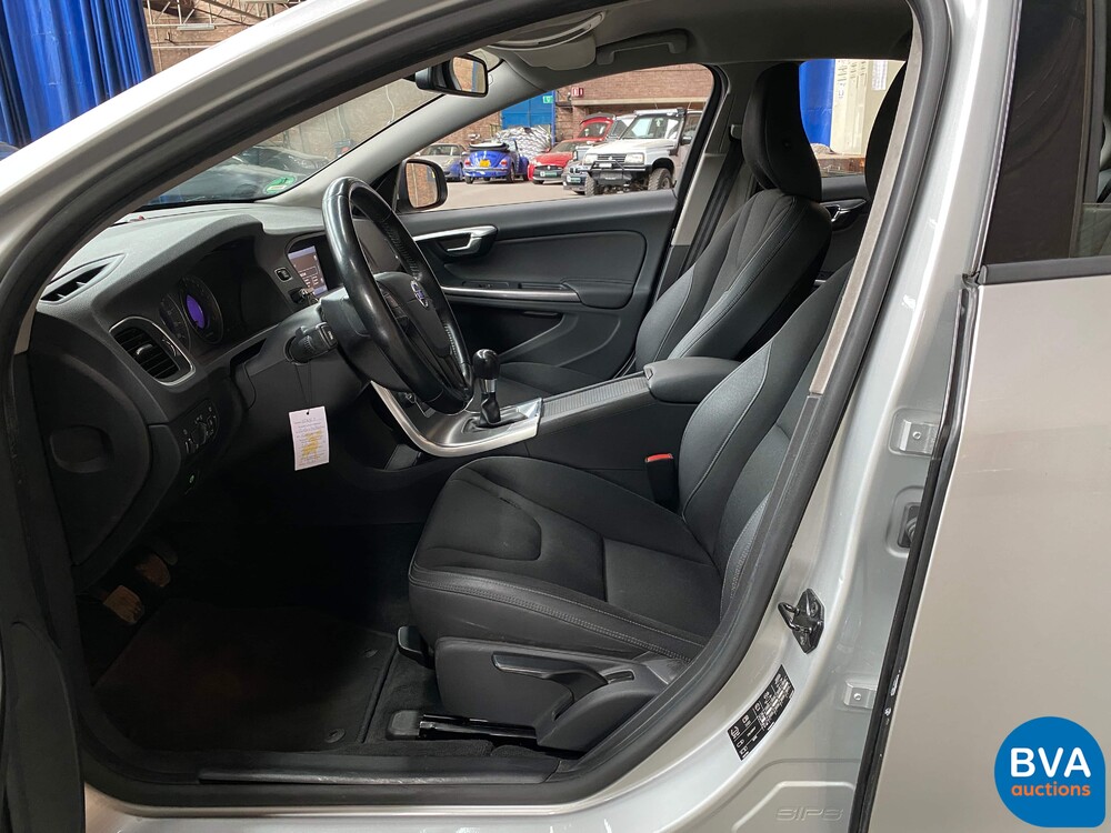 Volvo S60 2.0T Intro Edition 203pk 2010 -Origineel NL-, 02-NJ-L9