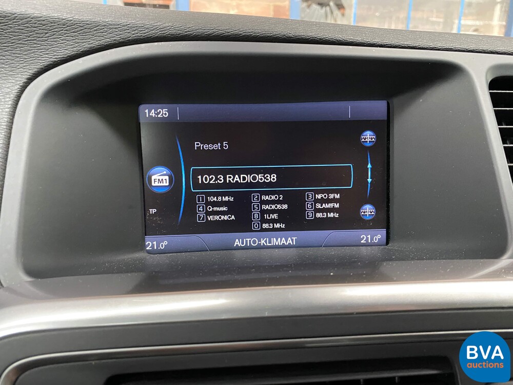 Volvo S60 2.0T Intro Edition 203pk 2010 -Origineel NL-, 02-NJ-L9