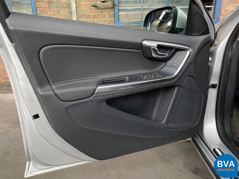 Volvo S60 2.0T Intro Edition 203pk 2010 -Origineel NL-, 02-NJ-L9