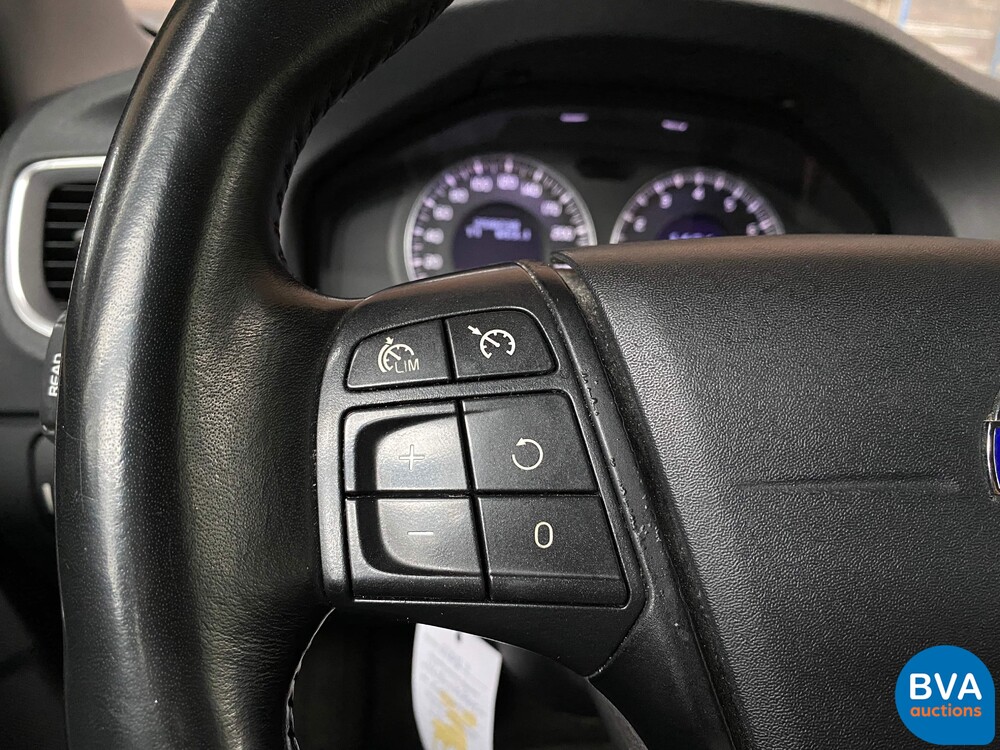 Volvo S60 2.0T Intro Edition 203pk 2010 -Origineel NL-, 02-NJ-L9