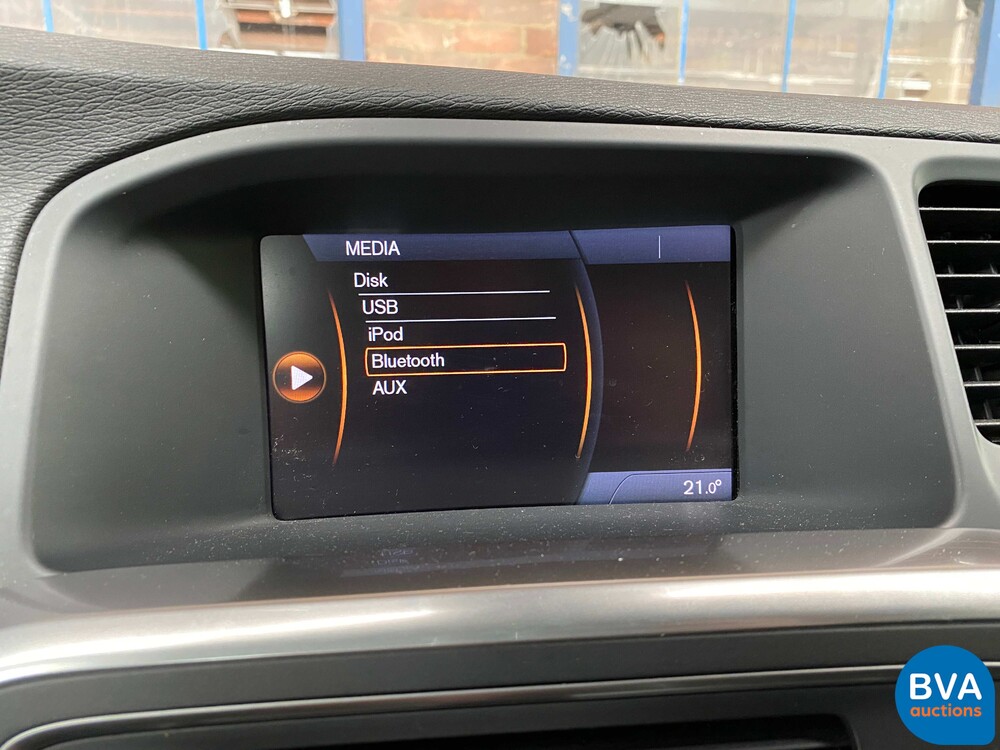 Volvo S60 2.0T Intro Edition 203pk 2010 -Origineel NL-, 02-NJ-L9