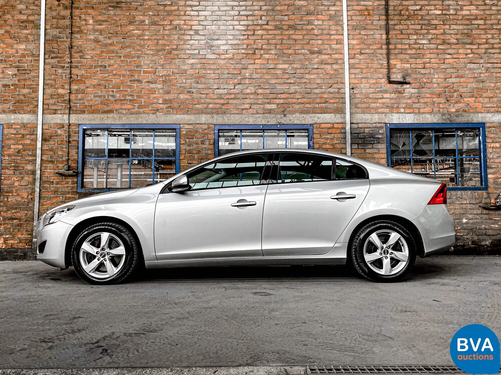 Volvo S60 2.0T Intro Edition 203pk 2010 -Origineel NL-, 02-NJ-L9
