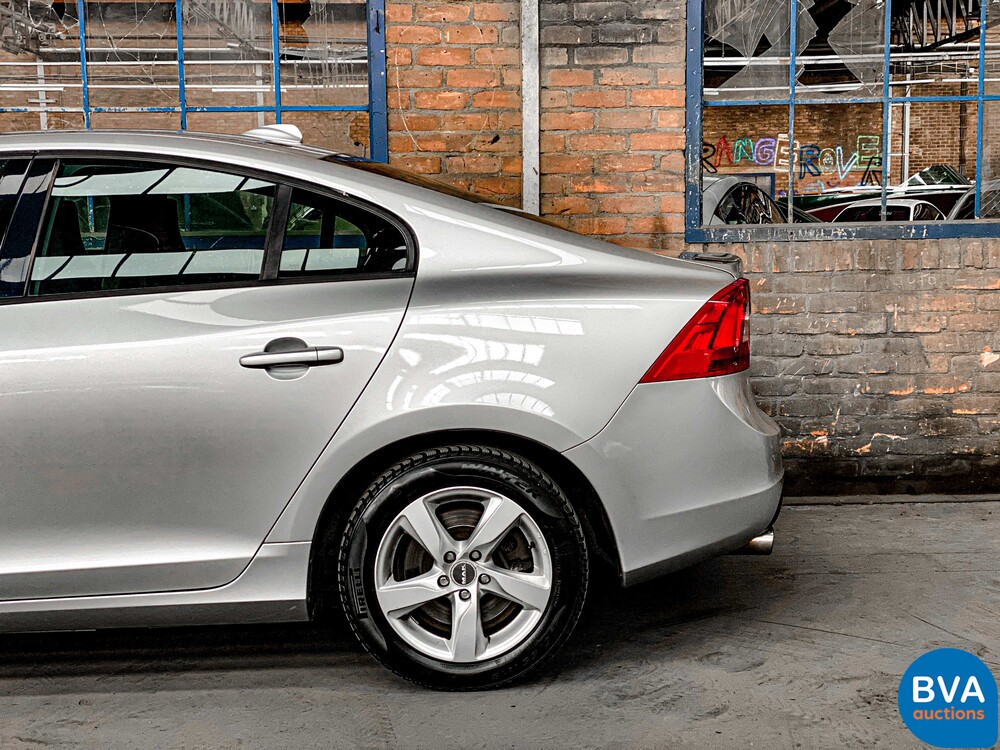 Volvo S60 2.0T Intro Edition 203pk 2010 -Origineel NL-, 02-NJ-L9