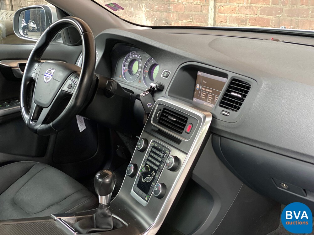 Volvo S60 2.0T Intro Edition 203pk 2010 -Origineel NL-, 02-NJ-L9