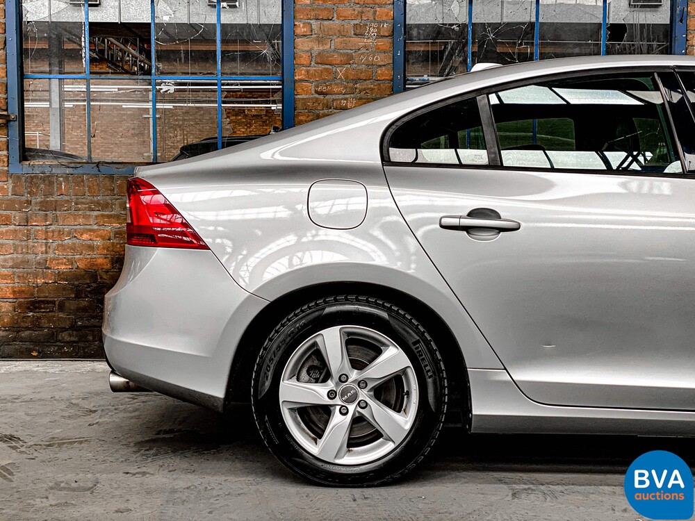 Volvo S60 2.0T Intro Edition 203pk 2010 -Origineel NL-, 02-NJ-L9
