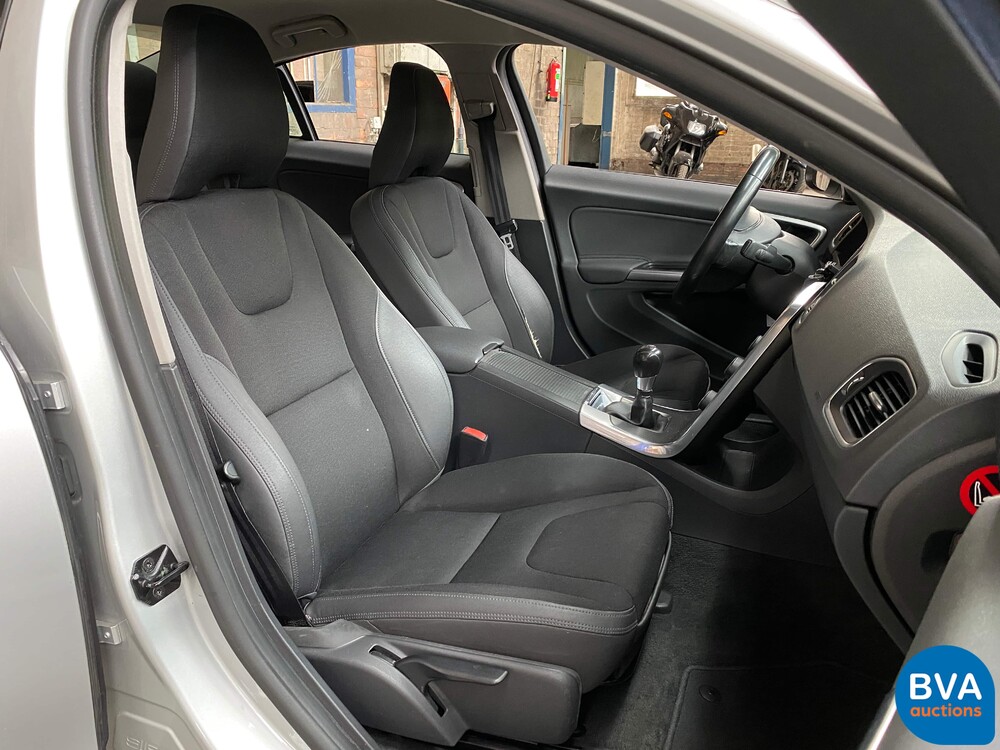 Volvo S60 2.0T Intro Edition 203pk 2010 -Origineel NL-, 02-NJ-L9