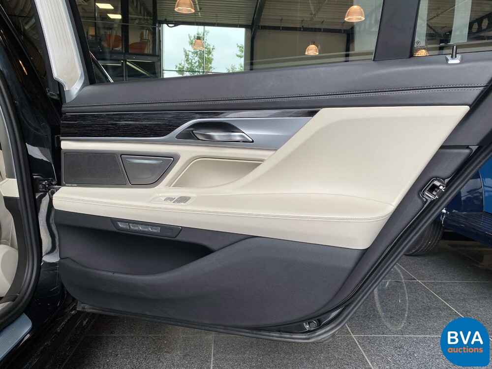 BMW M760Li xDrive V12 7er 609pk 2017 M760i M-Performance, ZS-365-F.