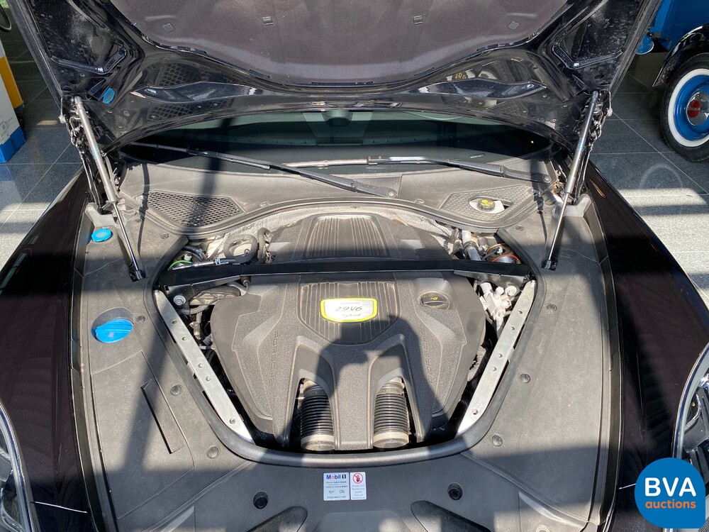 Porsche Panamera2.9 V6 Bi-Turbo Plug-In Hybrid PDK 462pk Sport-Chrono 2018.