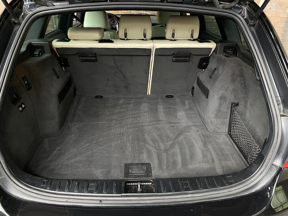 BMW 325i 3.0 Touring 218 PS 2008, H-590-LB.