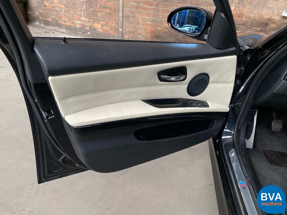 BMW 325i 3.0 Touring 218 PS 2008, H-590-LB.