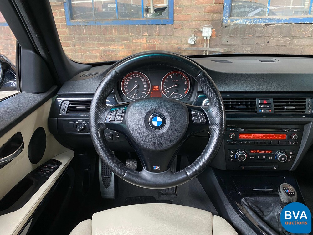 BMW 325i 3.0 Touring 218 PS 2008, H-590-LB.