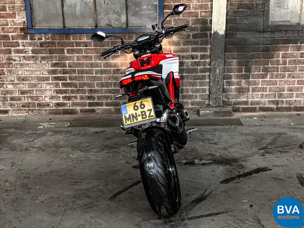 Ducati Hypermotard 939SP.