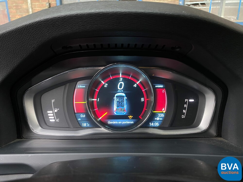 Volvo V60 2.4 D6 AWD Plug-In Hybrid Summum 285pk 2013, -Original NL- 6-SJD-47.