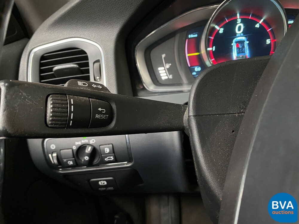 Volvo V60 2.4 D6 AWD Plug-In Hybrid Summum 285pk 2013, -Original NL- 6-SJD-47.