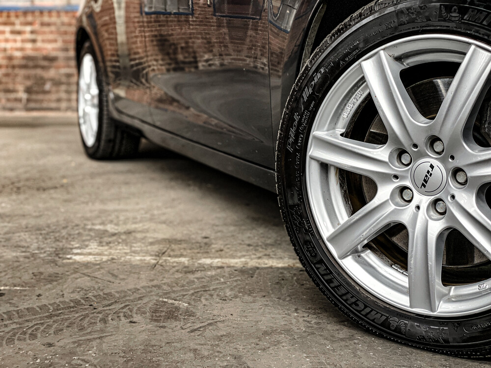 Volvo V60 2.4 D6 AWD Plug-In Hybrid Summum 285pk 2013, -Original NL- 6-SJD-47.