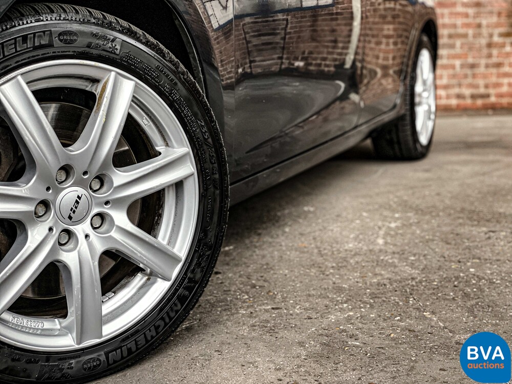 Volvo V60 2.4 D6 AWD Plug-In Hybrid Summum 285pk 2013, -Original NL- 6-SJD-47.