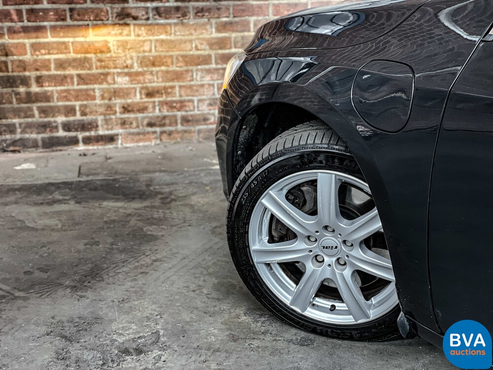 Volvo V60 2.4 D6 AWD Plug-In Hybrid Summum 285pk 2013, -Original NL- 6-SJD-47.