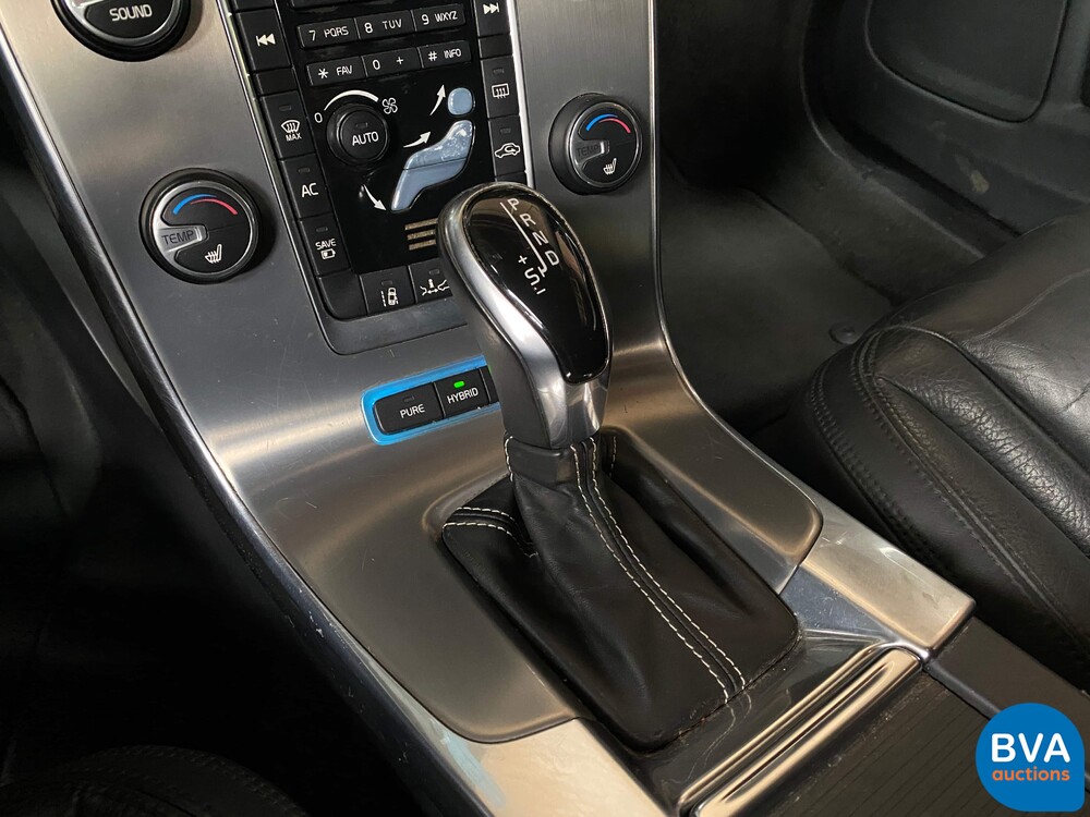 Volvo V60 2.4 D6 AWD Plug-In Hybrid Summum 285pk 2013, -Original NL- 6-SJD-47.