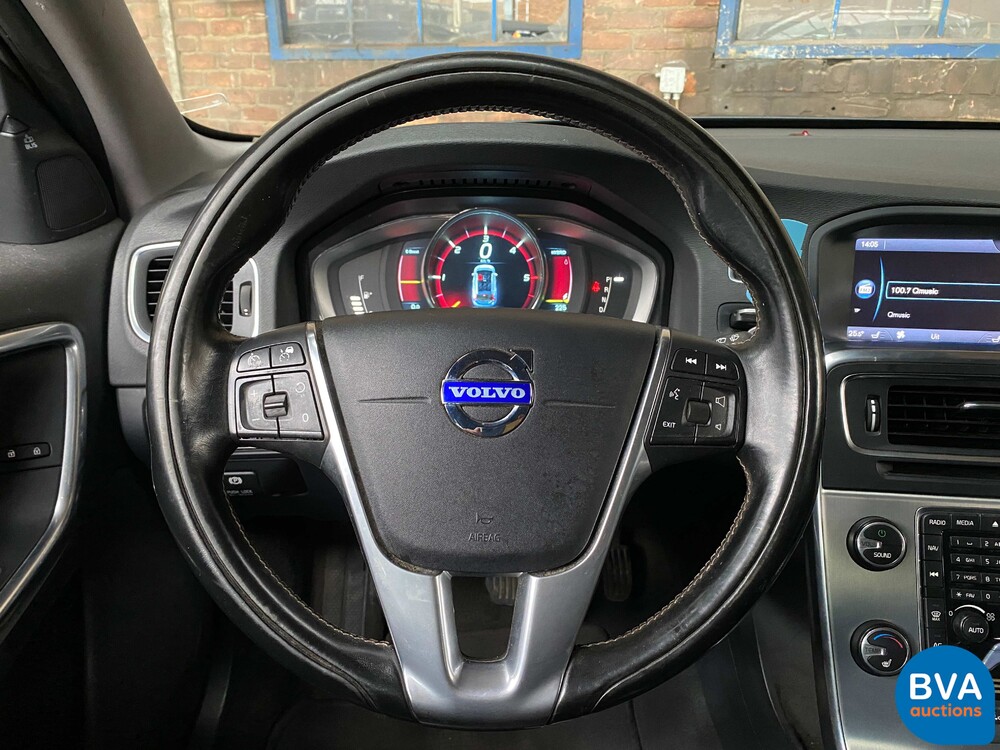 Volvo V60 2.4 D6 AWD Plug-In Hybrid Summum 285pk 2013, -Original NL- 6-SJD-47.