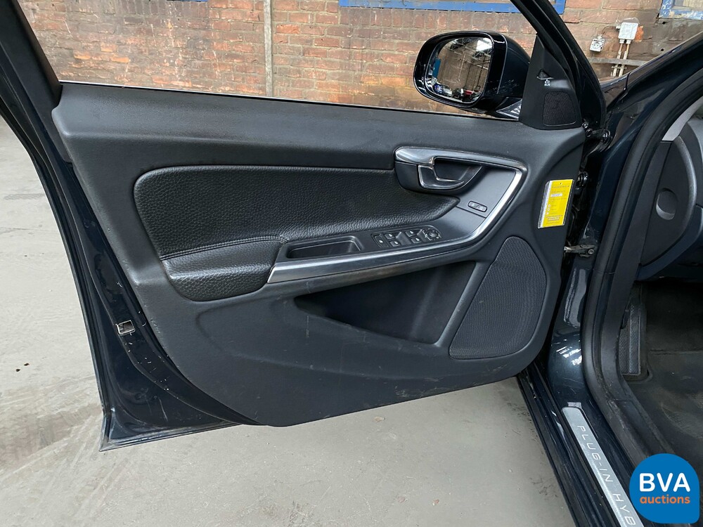 Volvo V60 2.4 D6 AWD Plug-In Hybrid Summum 285pk 2013, -Original NL- 6-SJD-47.