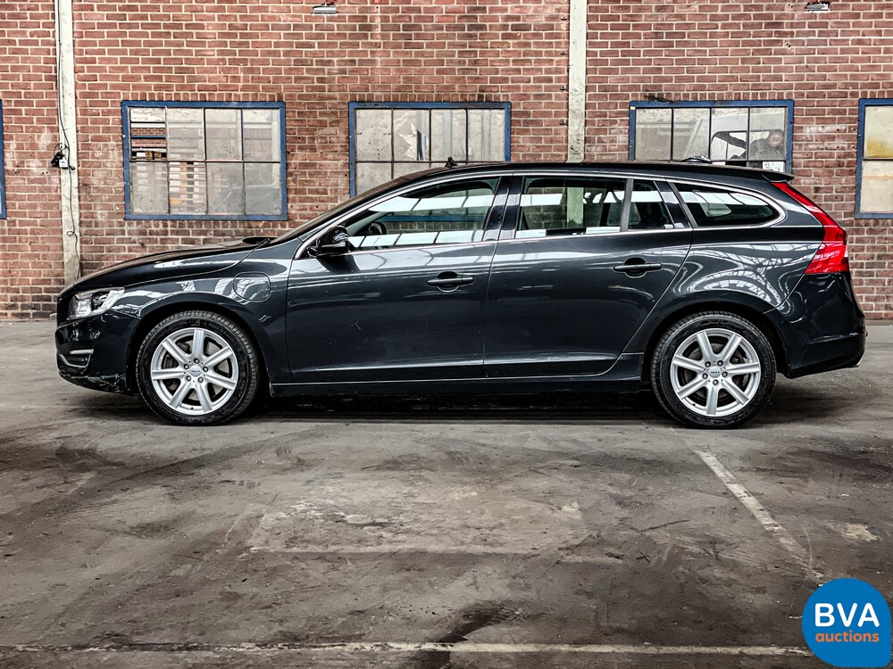 Volvo V60 2.4 D6 AWD Plug-In Hybrid Summum 285pk 2013, -Original NL- 6-SJD-47.