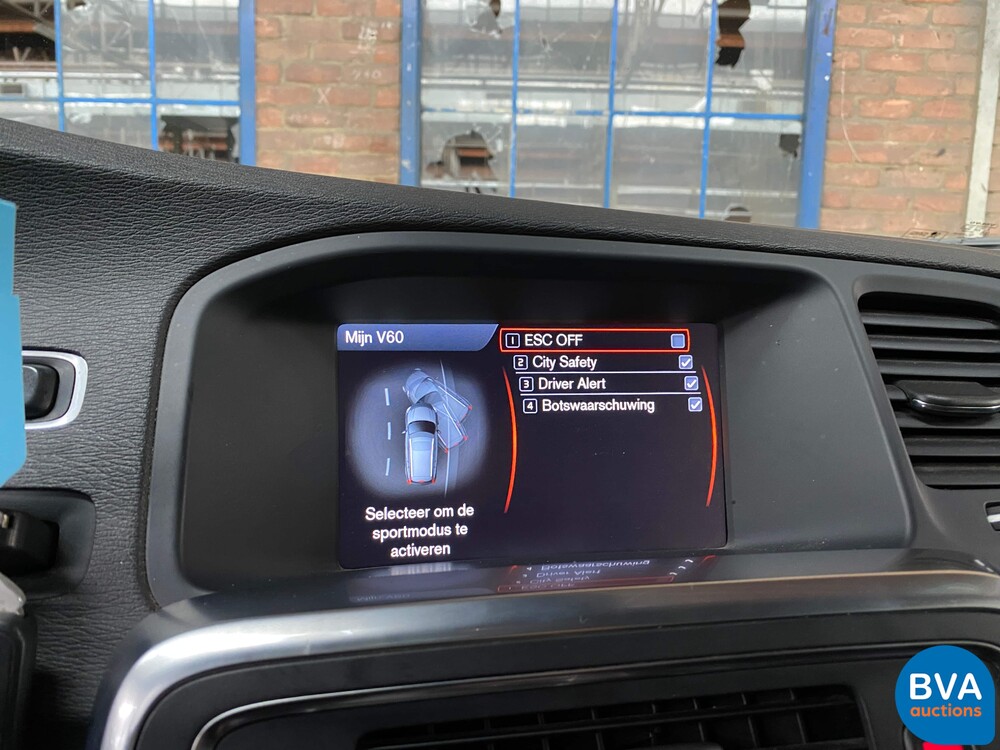 Volvo V60 2.4 D6 AWD Plug-In Hybrid Summum 285pk 2013, -Original NL- 6-SJD-47.