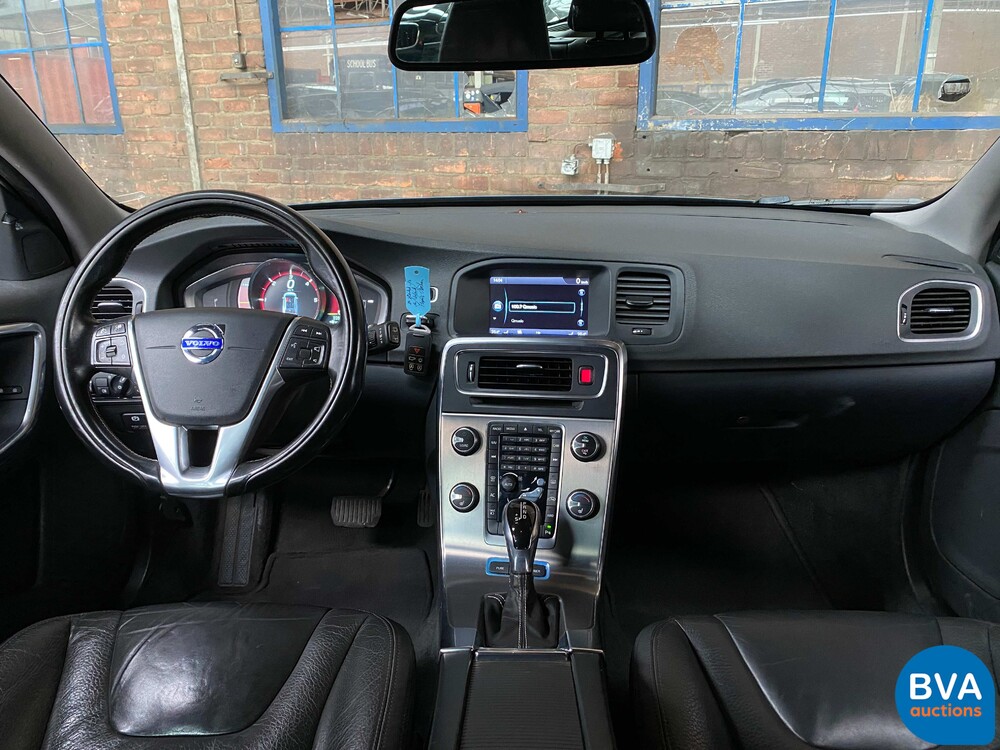 Volvo V60 2.4 D6 AWD Plug-In Hybrid Summum 285pk 2013, -Original NL- 6-SJD-47.