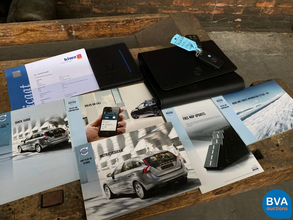 Volvo V60 2.4 D6 AWD Plug-In Hybrid Summum 285pk 2013, -Original NL- 6-SJD-47.