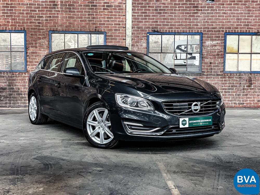 Volvo V60 2.4 D6 AWD Plug-In Hybrid Summum 285pk 2013, -Original NL- 6-SJD-47.
