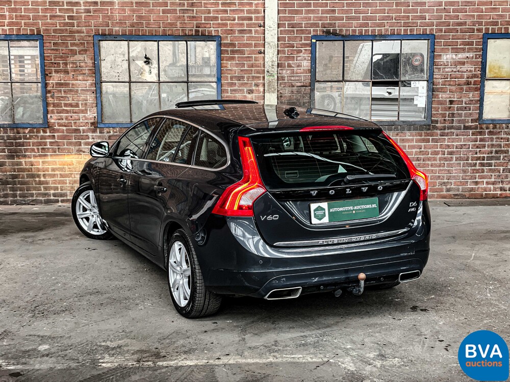 Volvo V60 2.4 D6 AWD Plug-In Hybrid Summum 285pk 2013, -Original NL- 6-SJD-47.