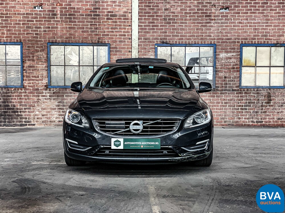 Volvo V60 2.4 D6 AWD Plug-In Hybrid Summum 285pk 2013, -Original NL- 6-SJD-47.