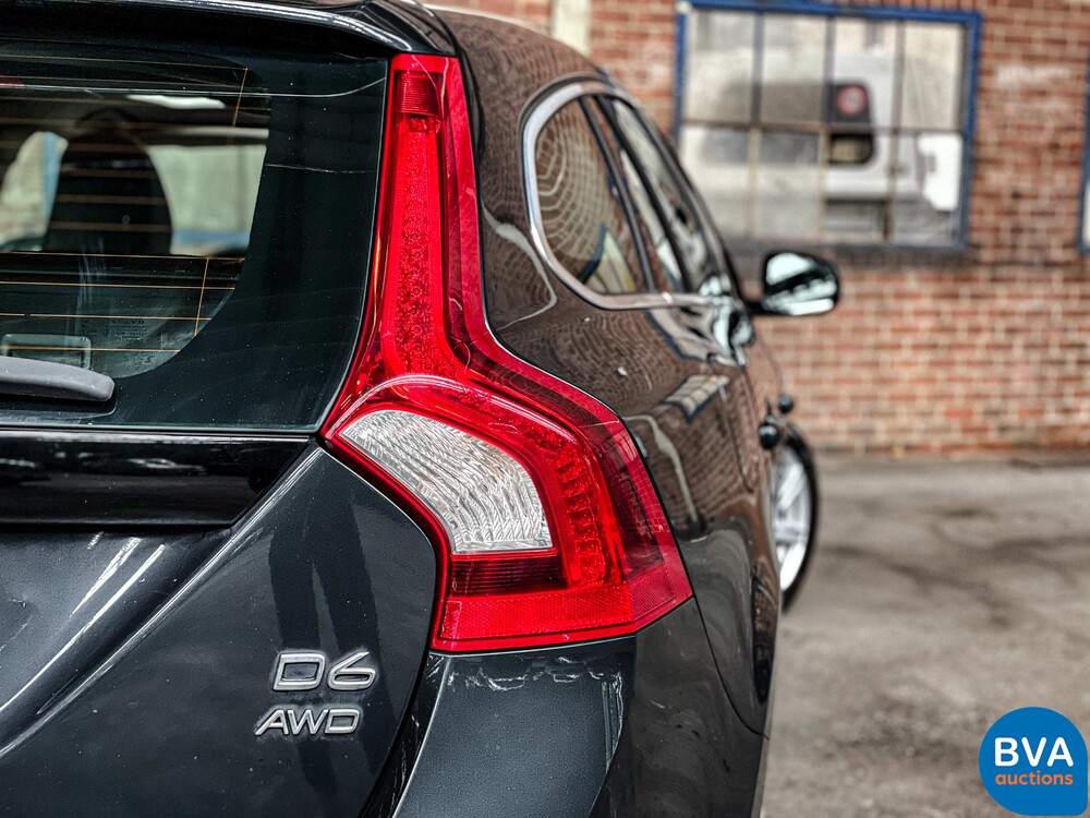 Volvo V60 2.4 D6 AWD Plug-In Hybrid Summum 285pk 2013, -Original NL- 6-SJD-47.