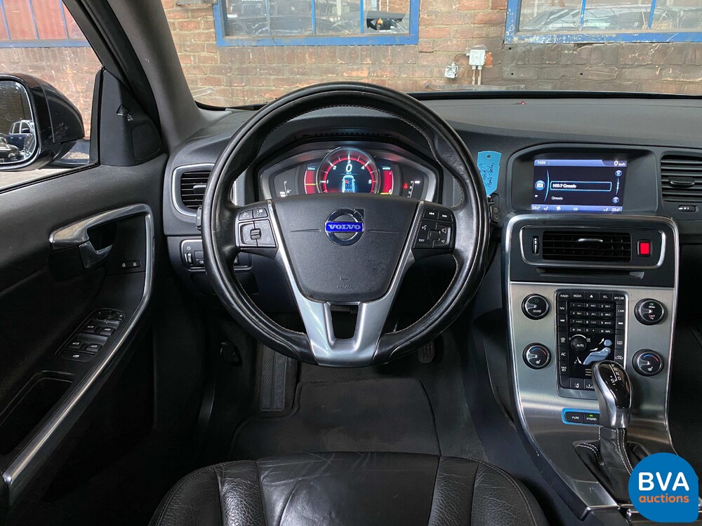 Volvo V60 2.4 D6 AWD Plug-In Hybrid Summum 285pk 2013, -Original NL- 6-SJD-47.