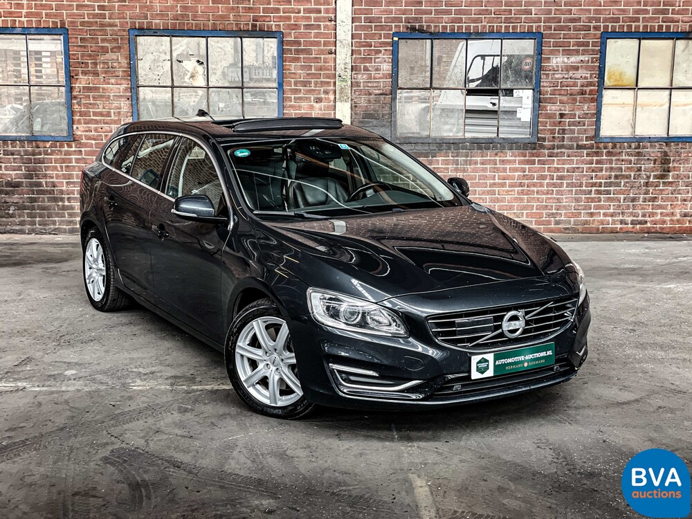 Volvo V60 2.4 D6 AWD Plug-In Hybrid Summum 285pk 2013, -Original NL- 6-SJD-47.