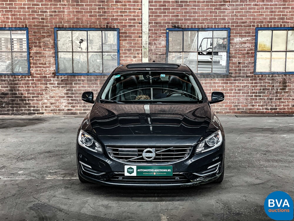 Volvo V60 2.4 D6 AWD Plug-In Hybrid Summum 285pk 2013, -Original NL- 6-SJD-47.