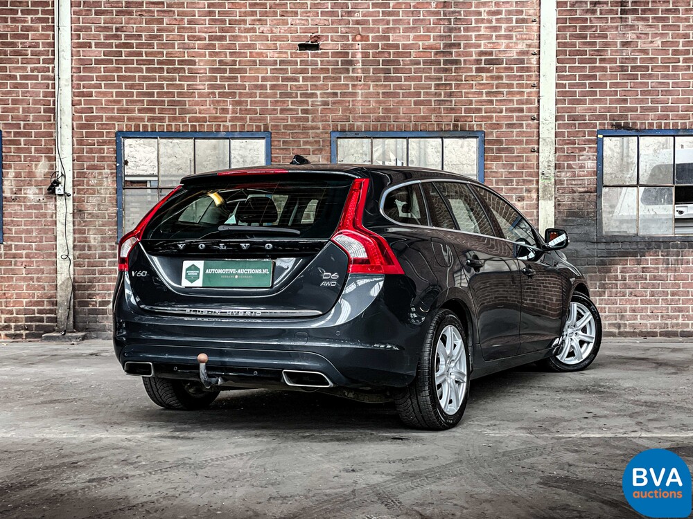 Volvo V60 2.4 D6 AWD Plug-In Hybrid Summum 285pk 2013, -Original NL- 6-SJD-47.