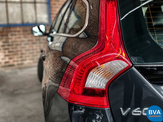 Volvo V60 2.4 D6 AWD Plug-In Hybrid Summum 285pk 2013, -Origineel NL- 6-SJD-47