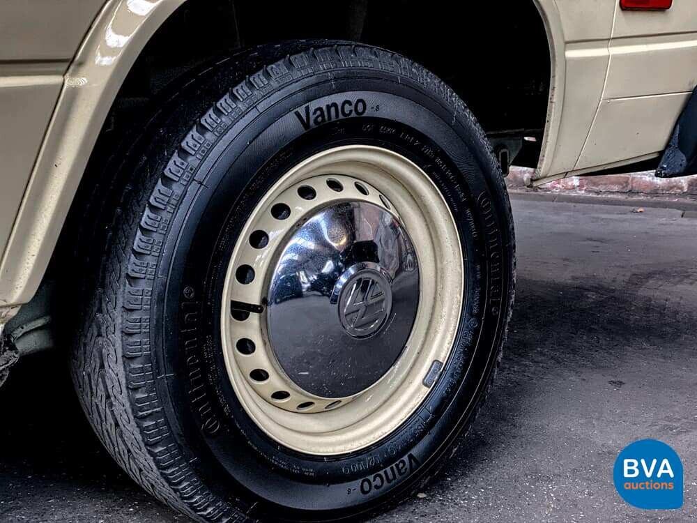 Volkswagen T3 Westfalia Camper Transporter 1982, J-680-JT.