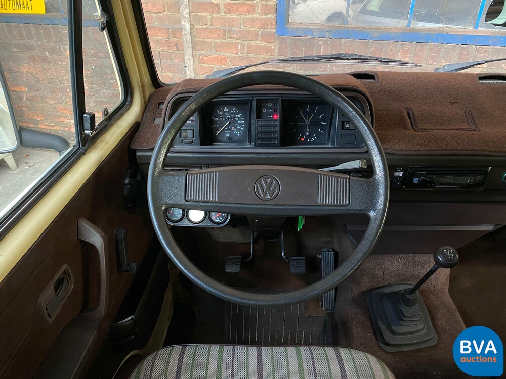 Volkswagen T3 Westfalia Camper Transporter 1982, J-680-JT.