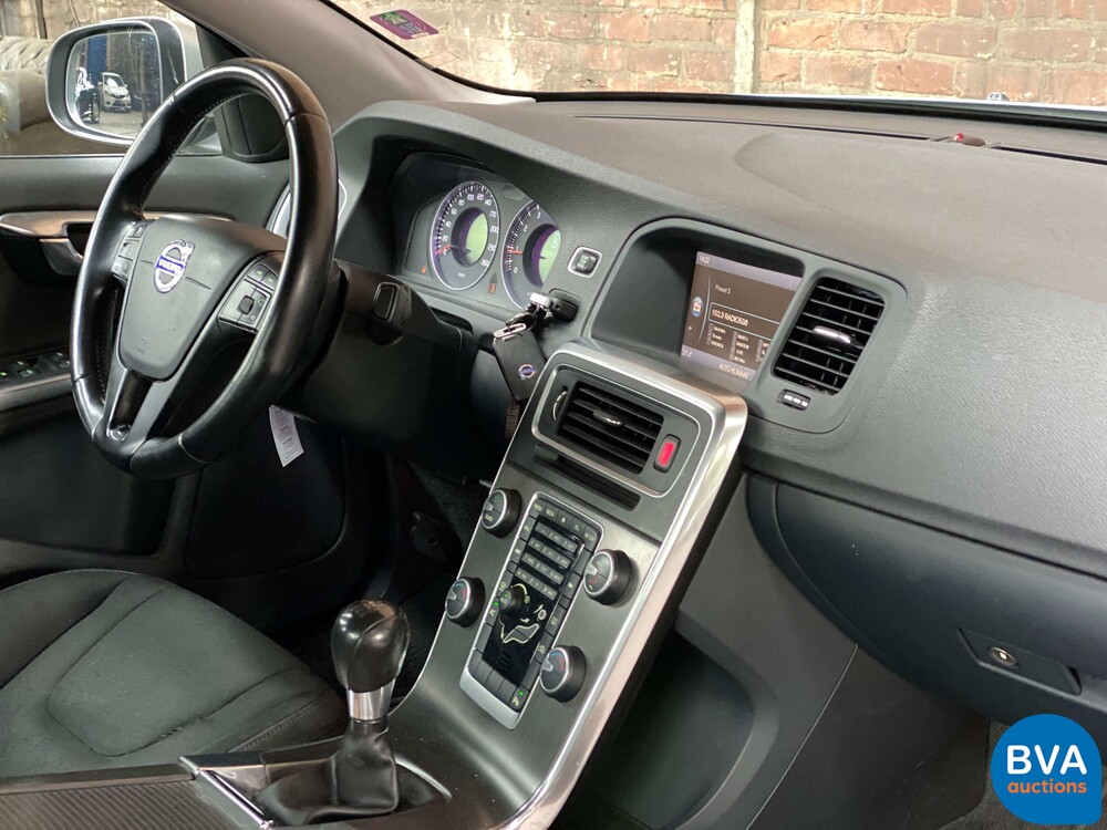 Volvo S60 2.0T Intro Edition 203pk 2010 -Original NL-, 02-NJL-9.