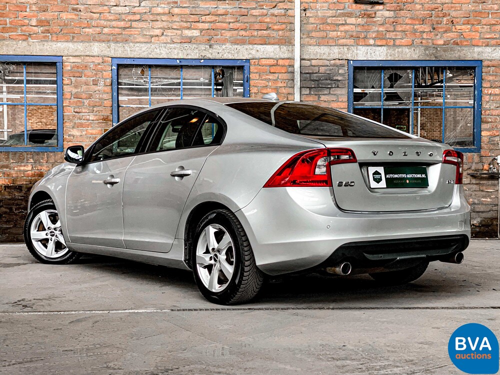 Volvo S60 2.0T Intro Edition 203pk 2010 -Original NL-, 02-NJL-9.