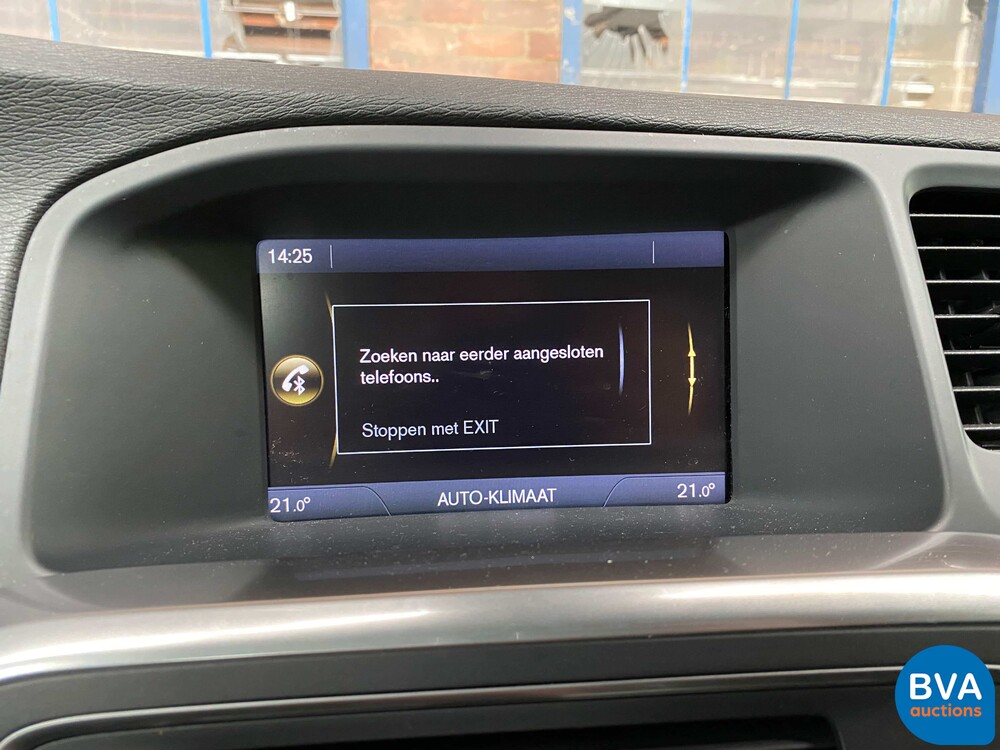 Volvo S60 2.0T Intro Edition 203pk 2010 -Original NL-, 02-NJL-9.