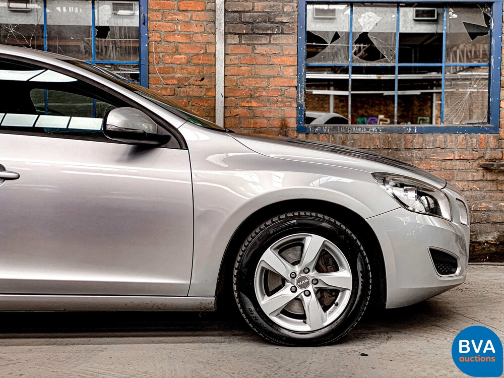Volvo S60 2.0T Intro Edition 203pk 2010 -Original NL-, 02-NJL-9.