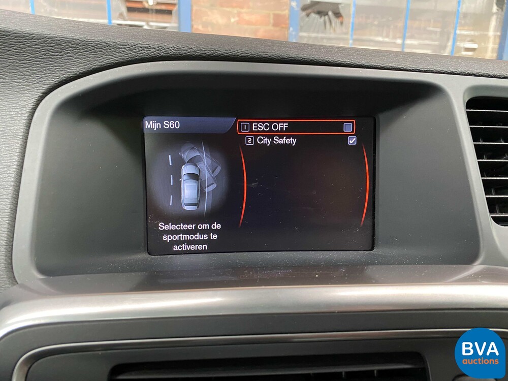 Volvo S60 2.0T Intro Edition 203pk 2010 -Original NL-, 02-NJL-9.