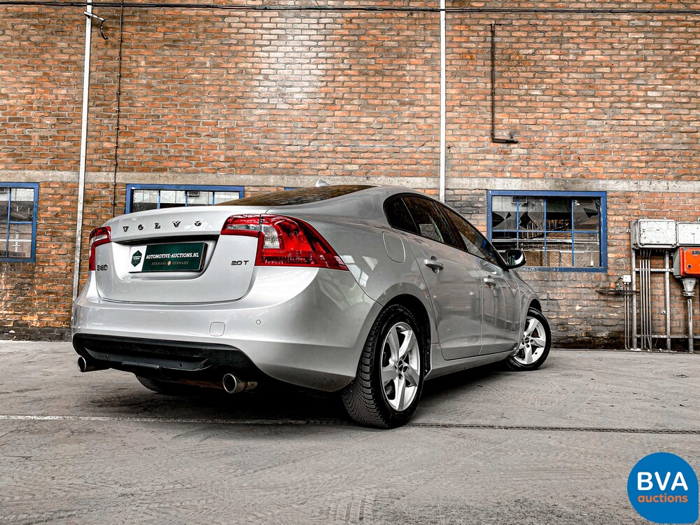Volvo S60 2.0T Intro Edition 203pk 2010 -Original NL-, 02-NJL-9.