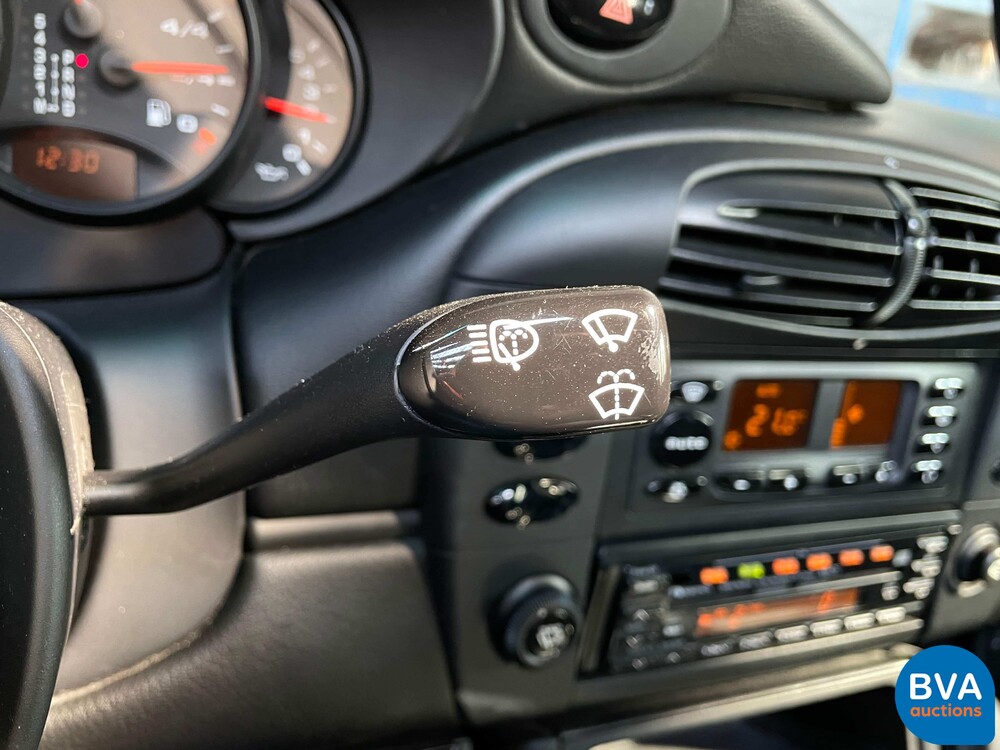 Porsche 911 Carrera 4 996 3.4 300 PS 2000 YOUNGTIMER.